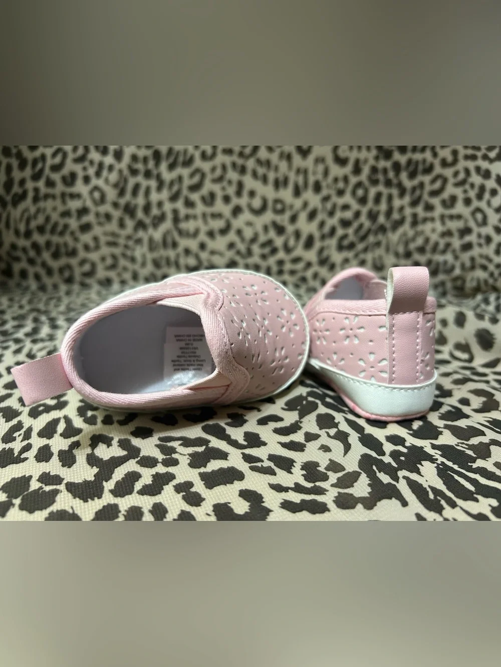 Cat & Jack Pink Floral Eyelet Slip On Crib Shoe
